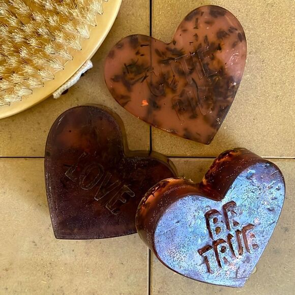 Lavender Love - Lavender Olive Olive Hand Soap (1 Heart Shaped soap) - Picture 3 of 7